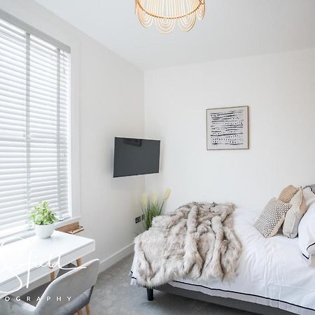 Boutique Nights Aparthotel Eastbourne Eksteriør bilde